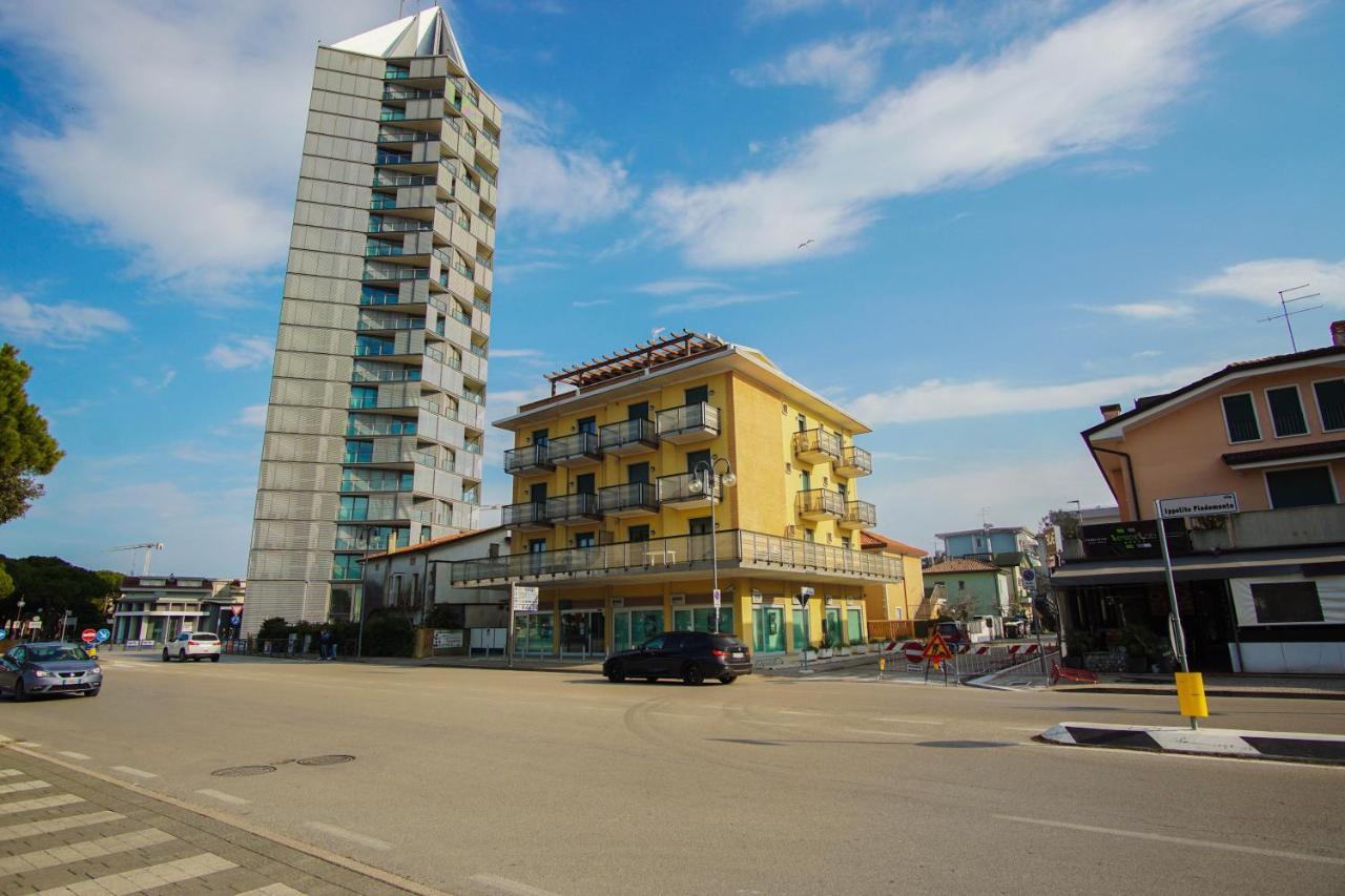 Quito Residence Movida E Spiaggia リド・ディ・イエゾロ エクステリア 写真