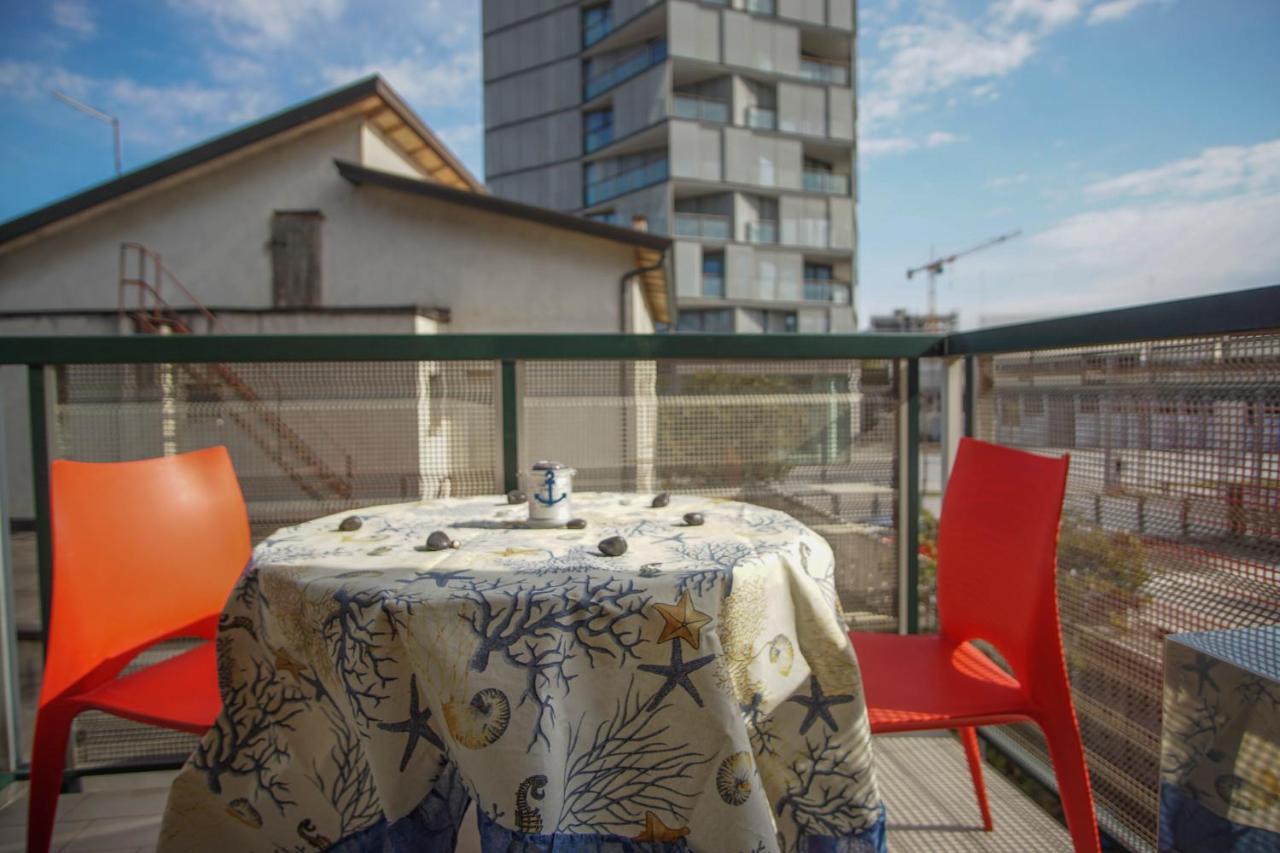 Quito Residence Movida E Spiaggia リド・ディ・イエゾロ エクステリア 写真